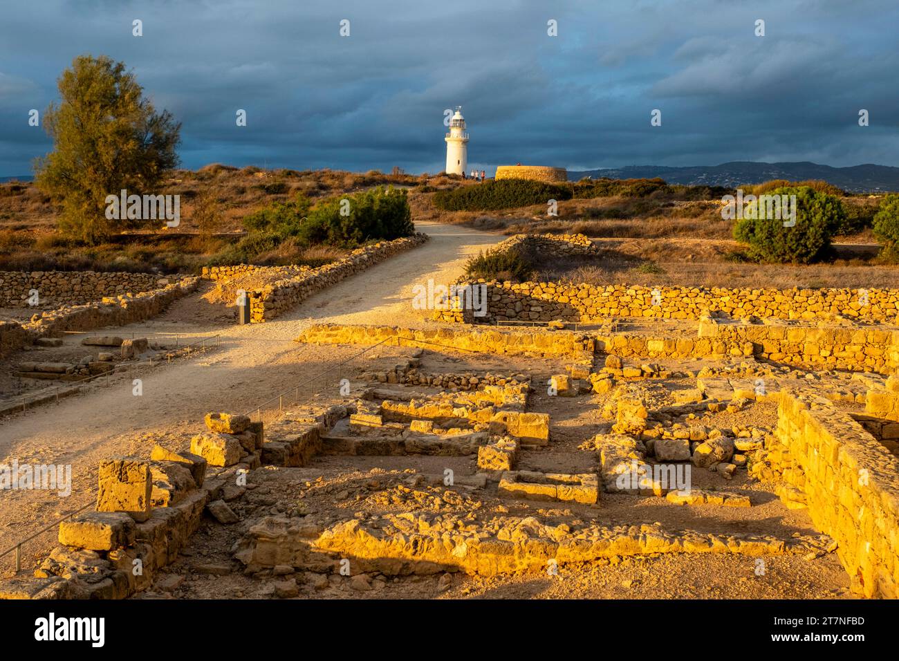 Il faro di Paphos all'interno del sito archeologico di Paphos, Kato Paphos, Cipro. Foto Stock