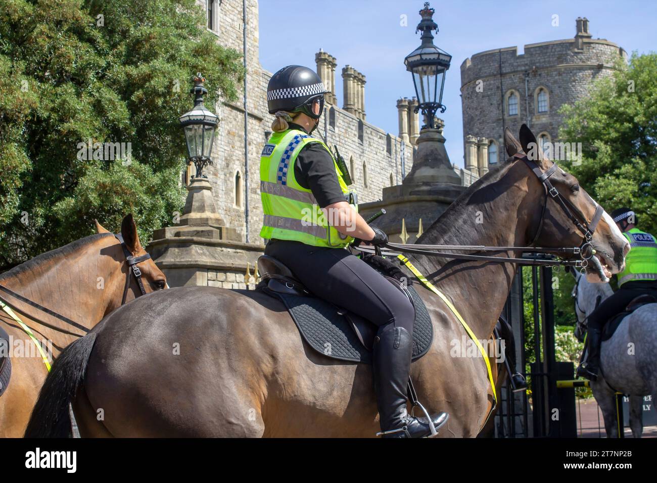 Il 15 giugno 2023 montò ufficiali di polizia in servizio di controllo della folla nelle strade fuori dal Royal Windsor Castle, una residenza reale ufficiale nel Berkshire Englan Foto Stock