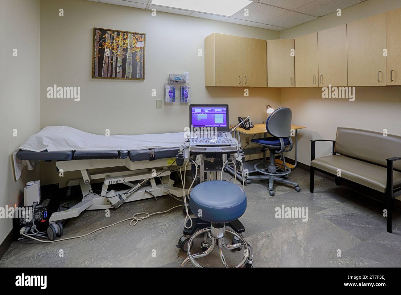 Sala esame in una piccola città clinica medica. Foto Stock