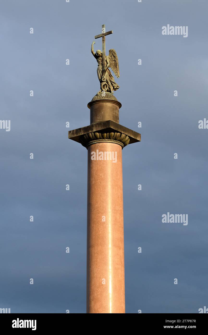La colonna di Alessandro nella Piazza del Palazzo a San Pietroburgo, in Russia. Foto Stock