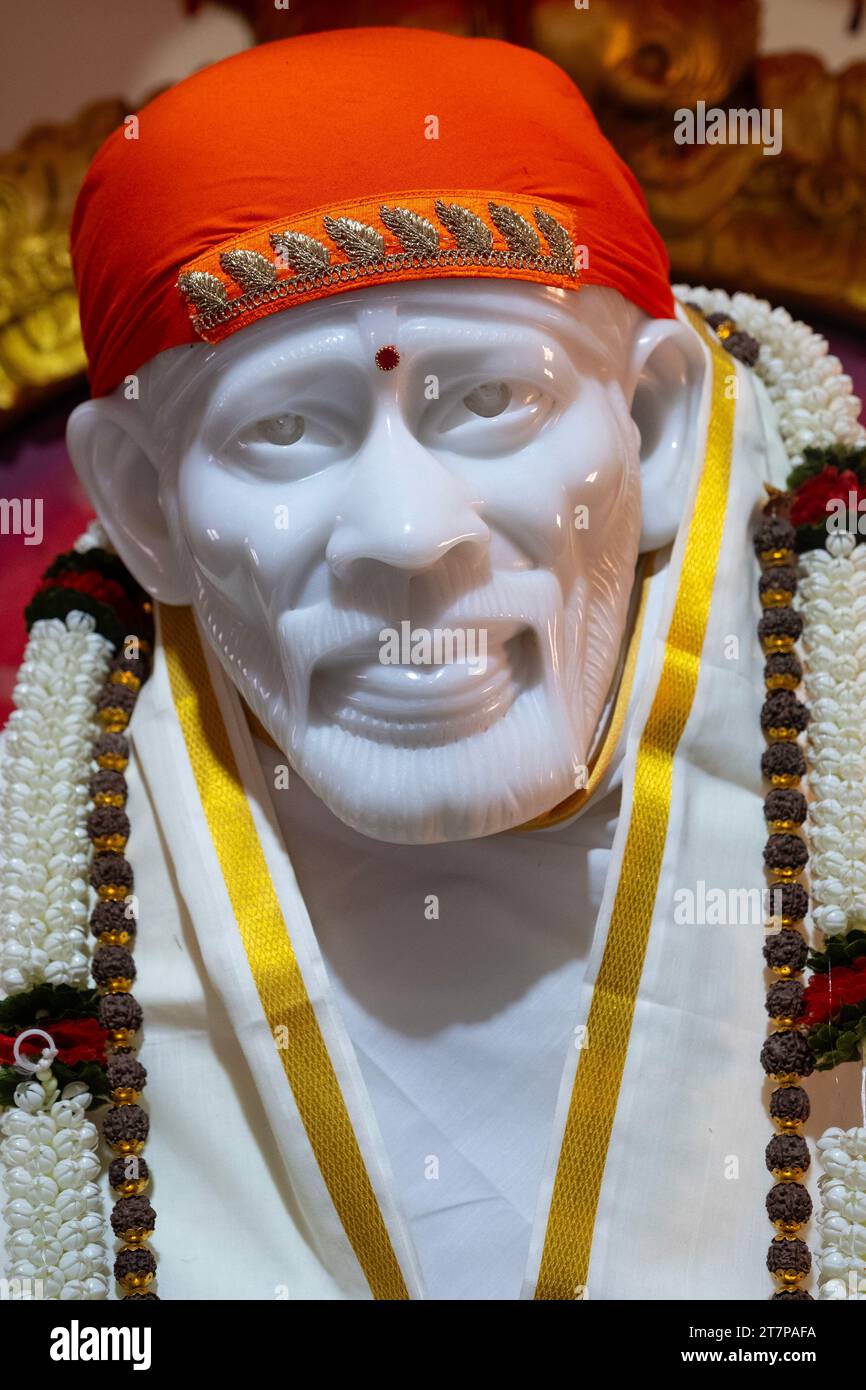 Statua di Shirdi Sai Baba a Puttaparthi, India Foto Stock