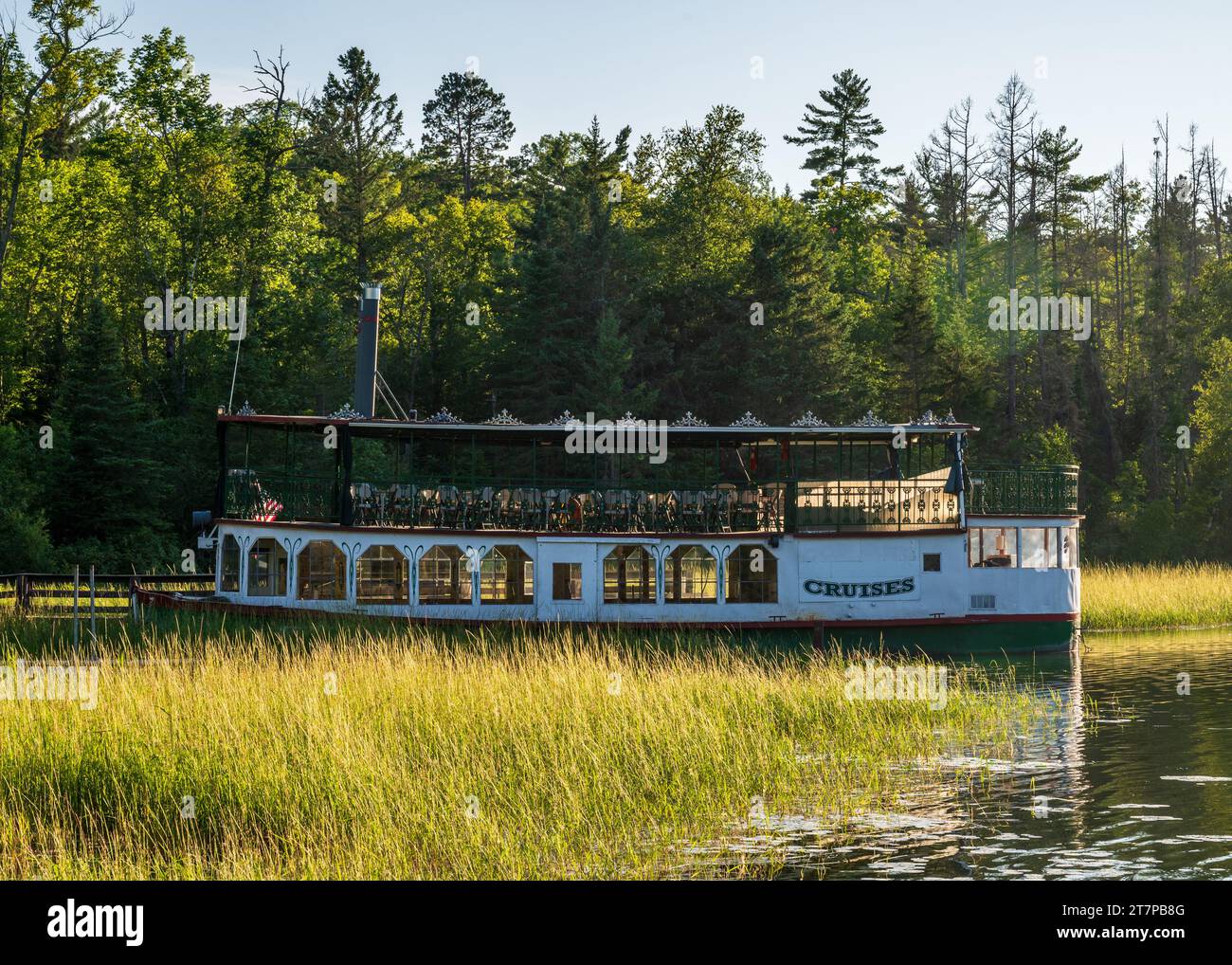 Tour in barca sul lago Itasca nel Lake Itasca State Park in Minnesota Foto Stock