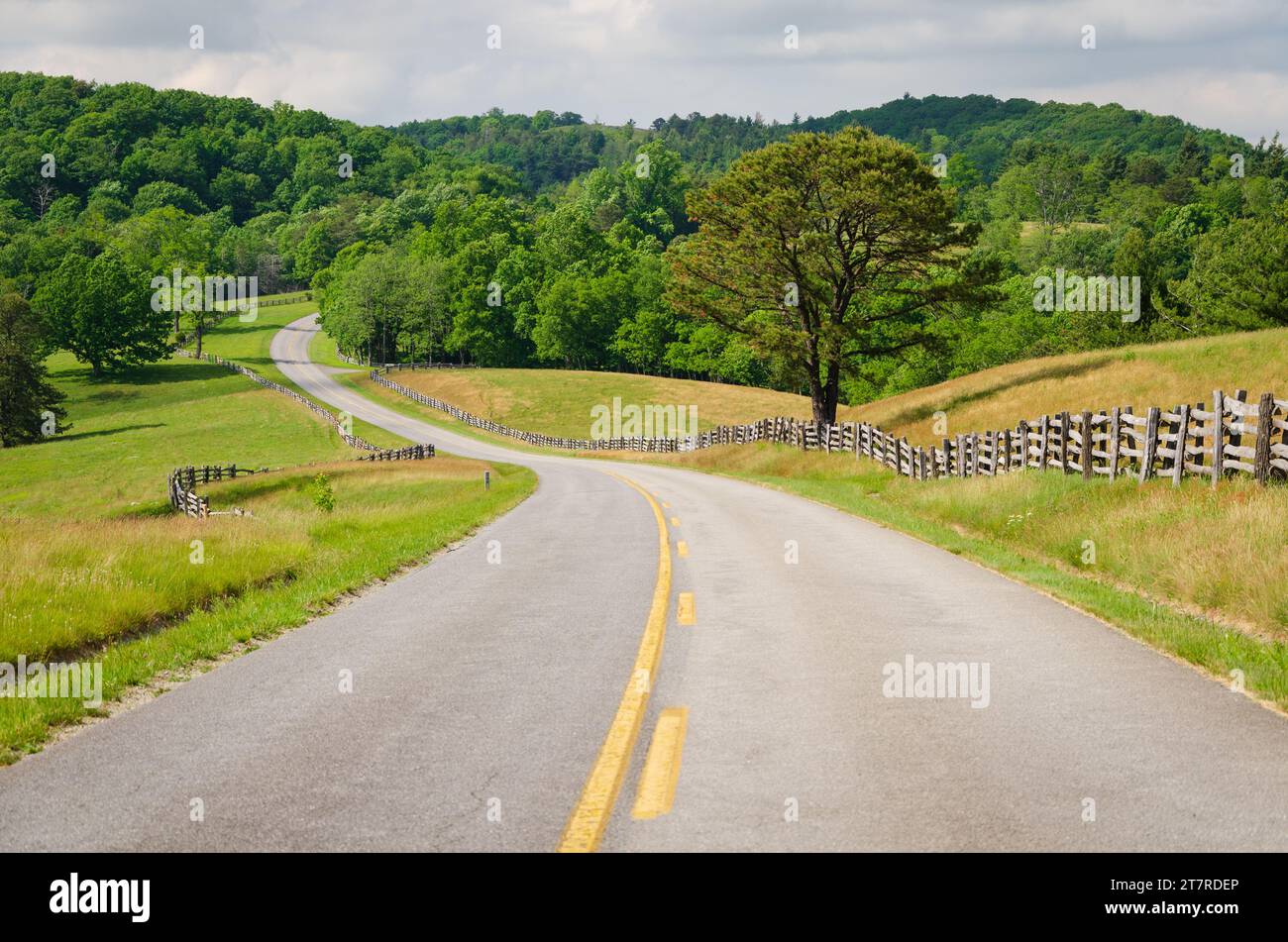 Le Winding Roads della Blue Ridge Parkway Foto Stock