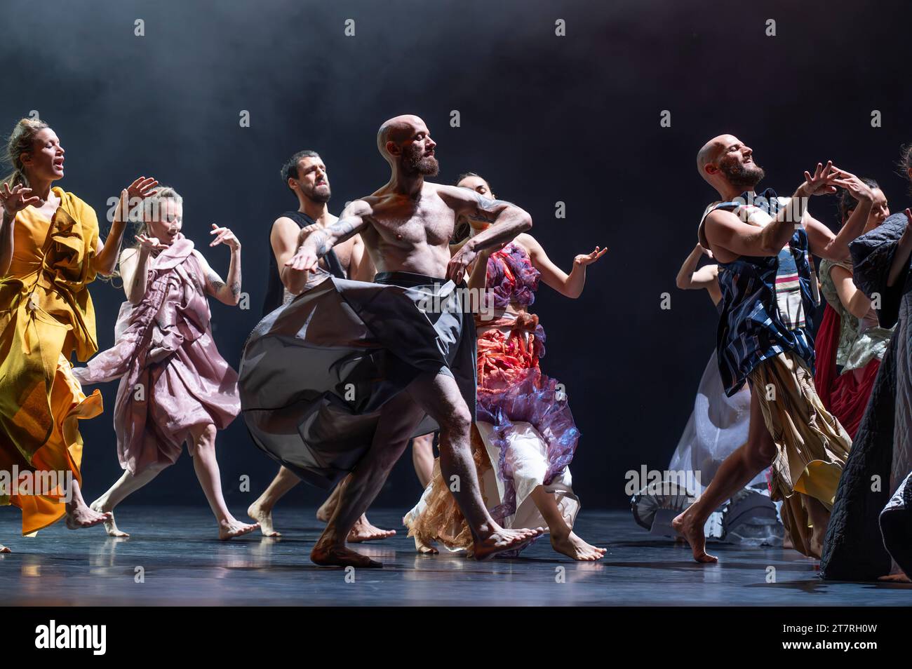 Londra, Regno Unito. 16 novembre 2023. Emanuel Gat Dance's LOVETRAIN2020 al Sadler's Wells Theatre di Londra si svolge dal 17 al 18 novembre 2023. Foto Stock