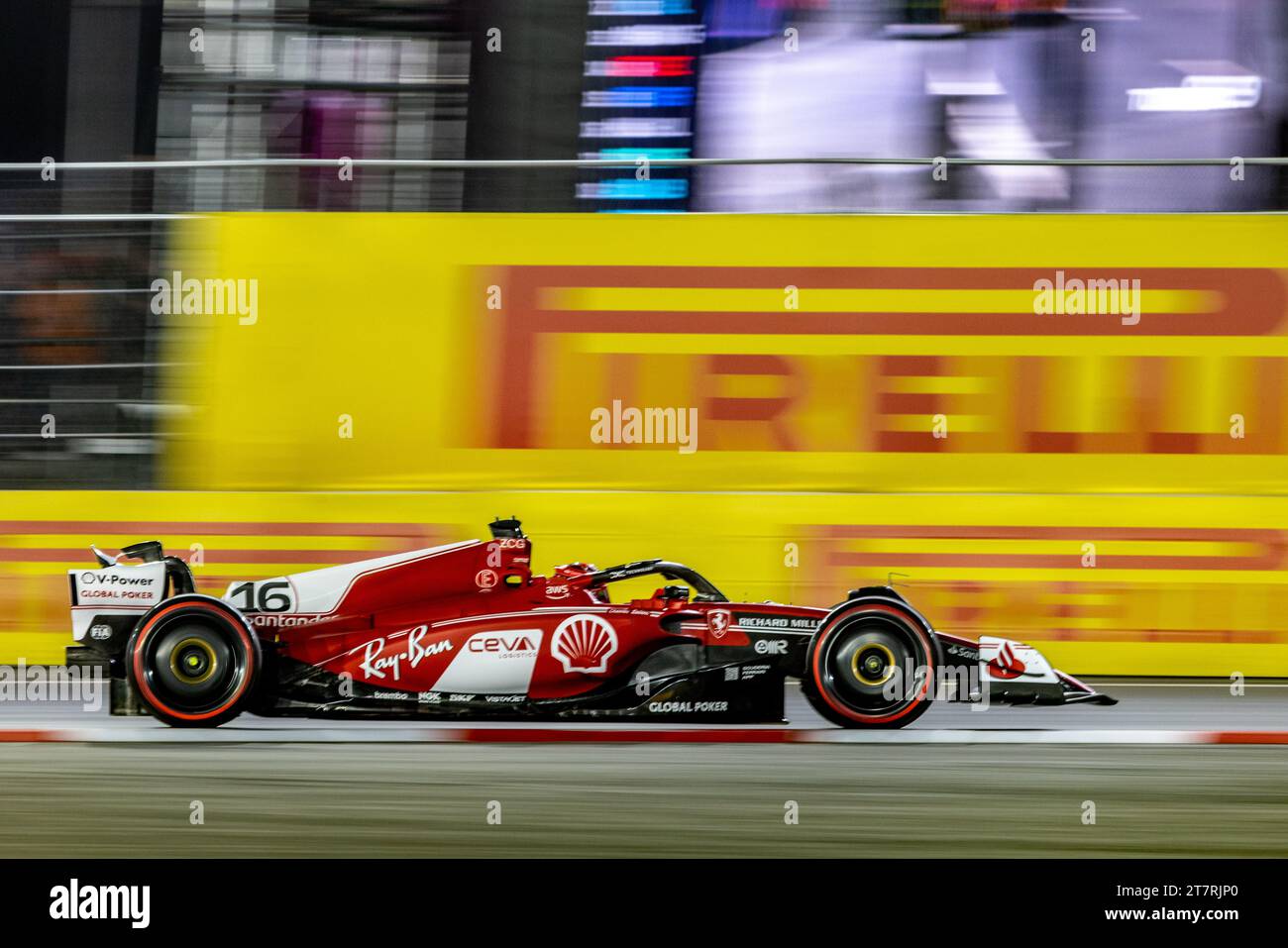 Las Vegas, Nevada - 16 novembre 2023: Charles Leclerc, pilota della scuderia Ferrai n. 16, gareggia nel Gran Premio di Las Vegas d'argento Heineken sul Las Vegas Strip Circuit. Crediti: Nick Paruch / Alamy Live News Foto Stock