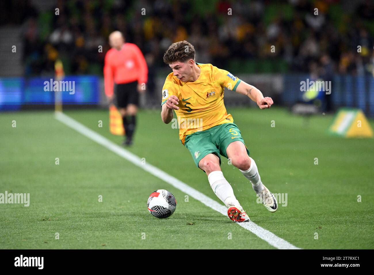 MELBOURNE, AUSTRALIA 16 novembre 2023. Nella foto: Il difensore australiano Jordy Bos(5) alle qualificazioni asiatiche della Coppa del mondo FIFA 2026 AFC R1 Australia contro Ban Foto Stock