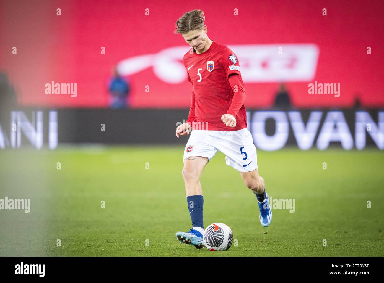 Oslo, Norvegia. 16 novembre 2023. David Moller Wolfe (5) della Norvegia visto durante l'amichevole di calcio tra Norvegia e Isole Faroe all'Ullevaal Stadion di Oslo. (Foto: Gonzales Photo/Alamy Live News Foto Stock