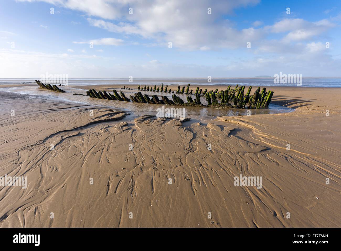 Il naufragio SS Nornen nella sabbia di Berrow Beach a Bridgwater Bay, Somerset, Inghilterra. Foto Stock