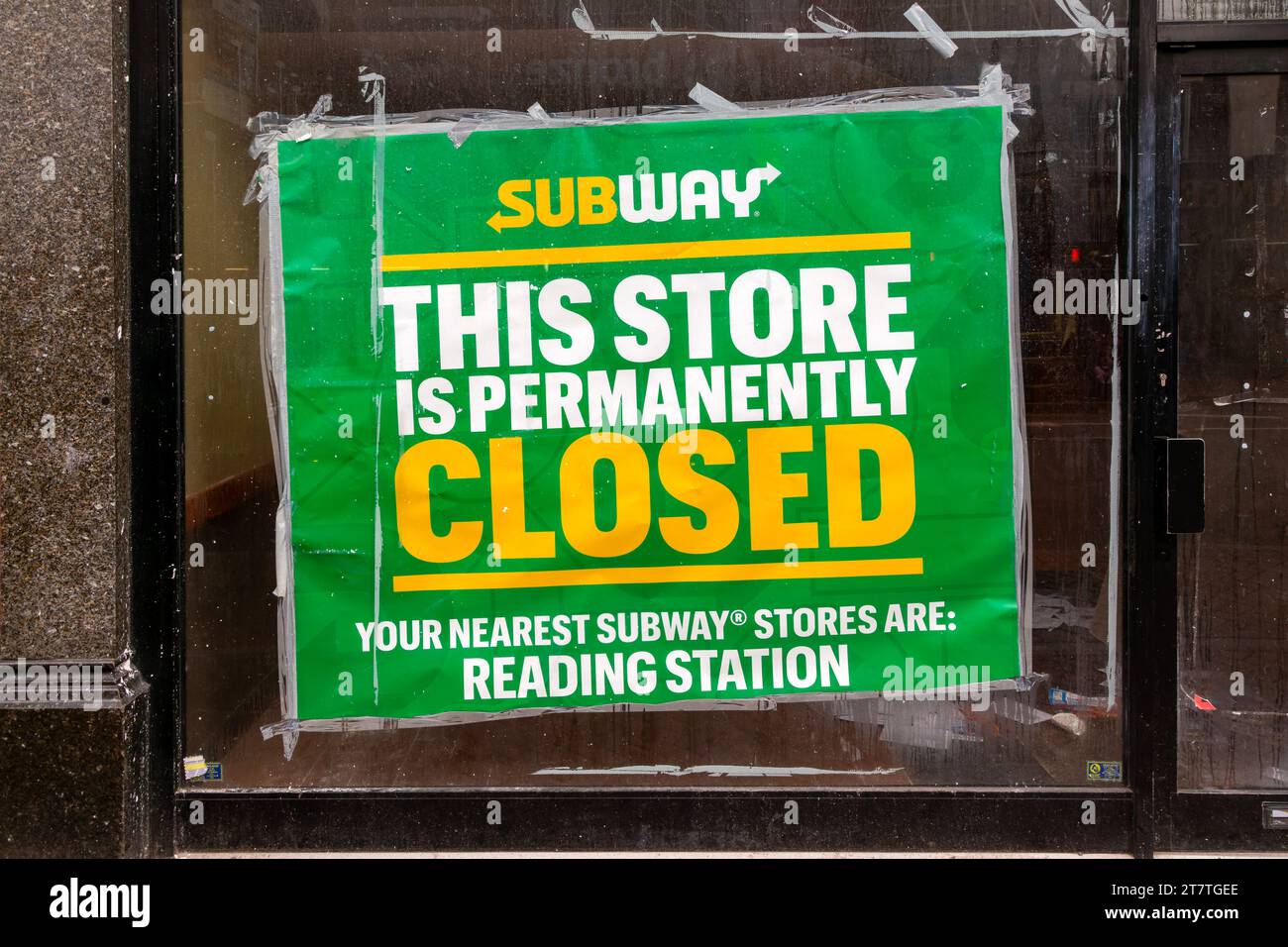 Questo negozio è definitivamente chiuso, filiale Subway, Reading, Berkshire, Inghilterra, REGNO UNITO Foto Stock