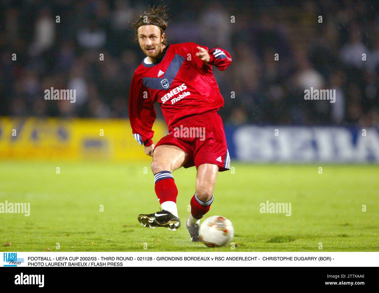 CALCIO - COPPA UEFA 2002/03 - TERZO TURNO - 021128 - GIRONDINS BORDEAUX / RSC ANDERLECHT - CHRISTOPHE DUGARRY (BOR) - FOTO LAURENT BAHEUX / FLASH PRESS Foto Stock