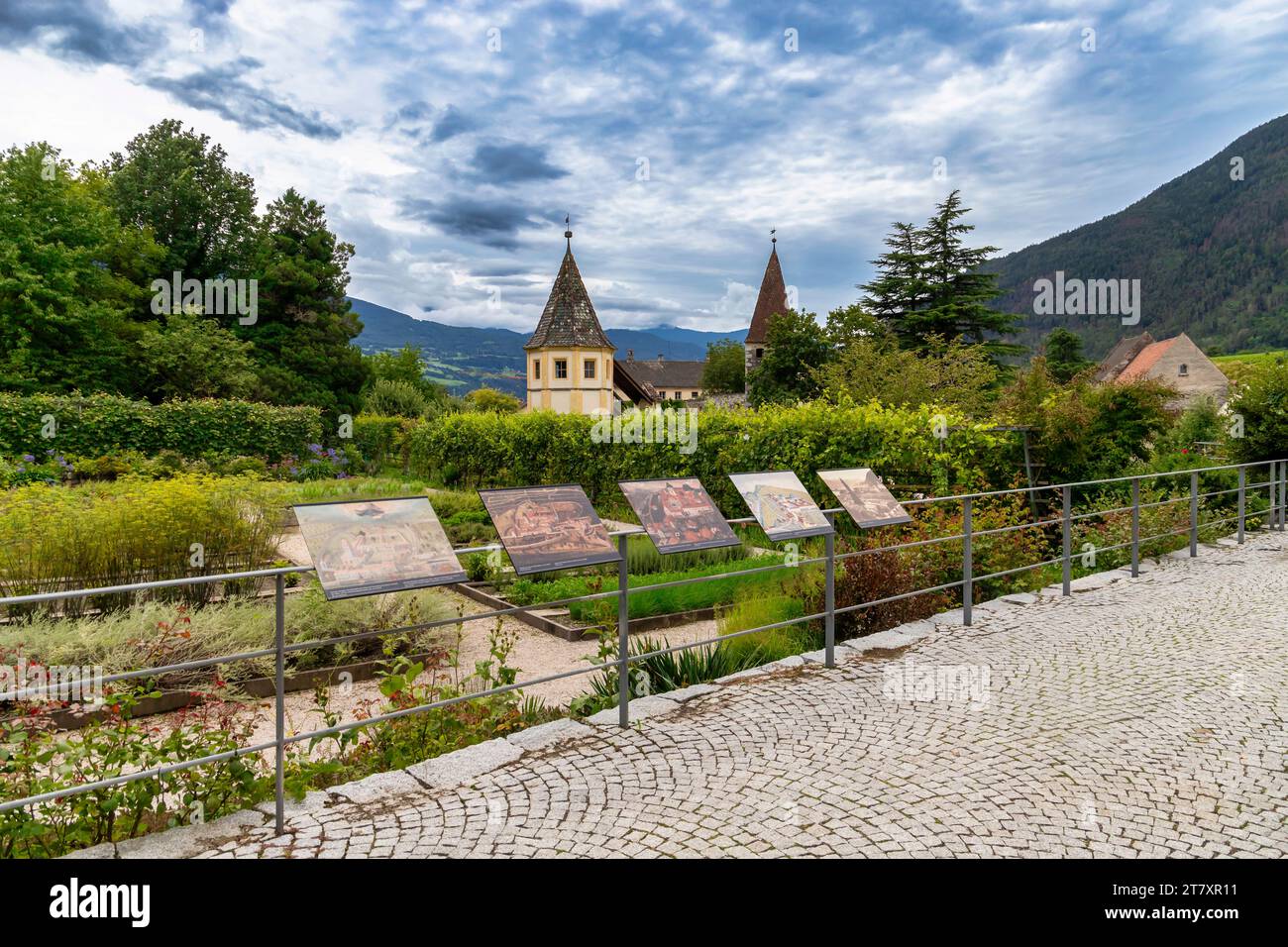 Giardino del Convento di Neustift, Bressanone, alto Adige, Italia, Europa Foto Stock