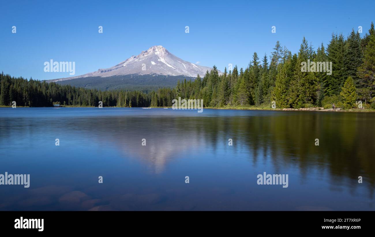 Vista sul lago Trillium su Mount Hood, Oregon, Stati Uniti d'America, Nord America Foto Stock