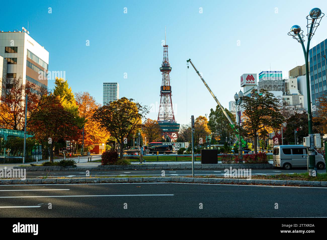 Strade e parchi della Sapporo Tower, Sapporo, Hokkaido, Giappone, Asia Foto Stock