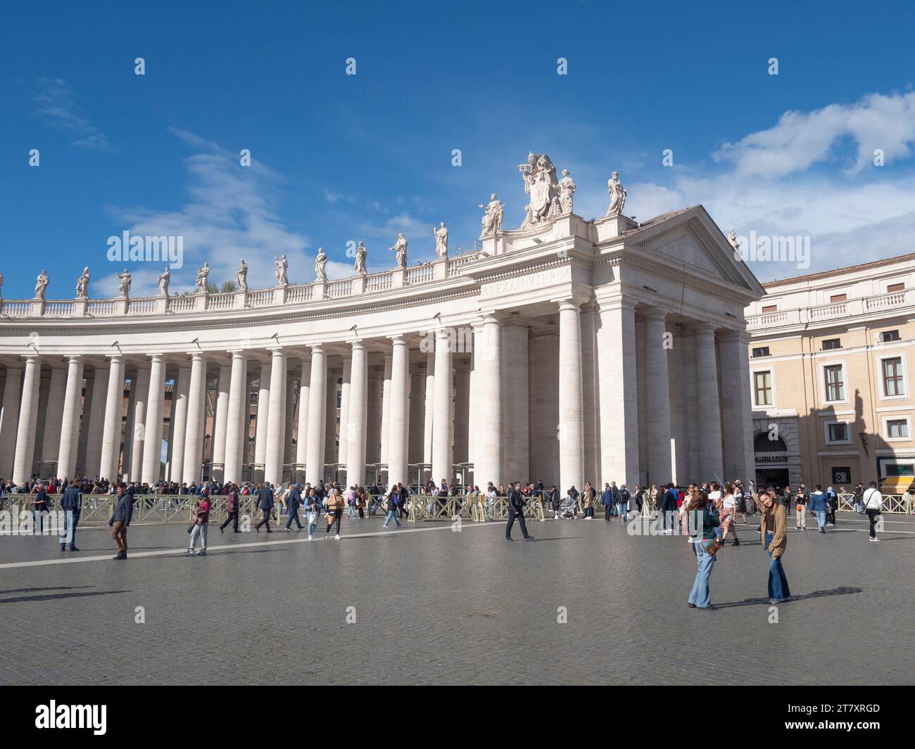 Colonnato Bernini, St. Piazza Pietro, città del Vaticano, sito patrimonio dell'umanità dell'UNESCO, Roma, Lazio, Italia, Europa Foto Stock