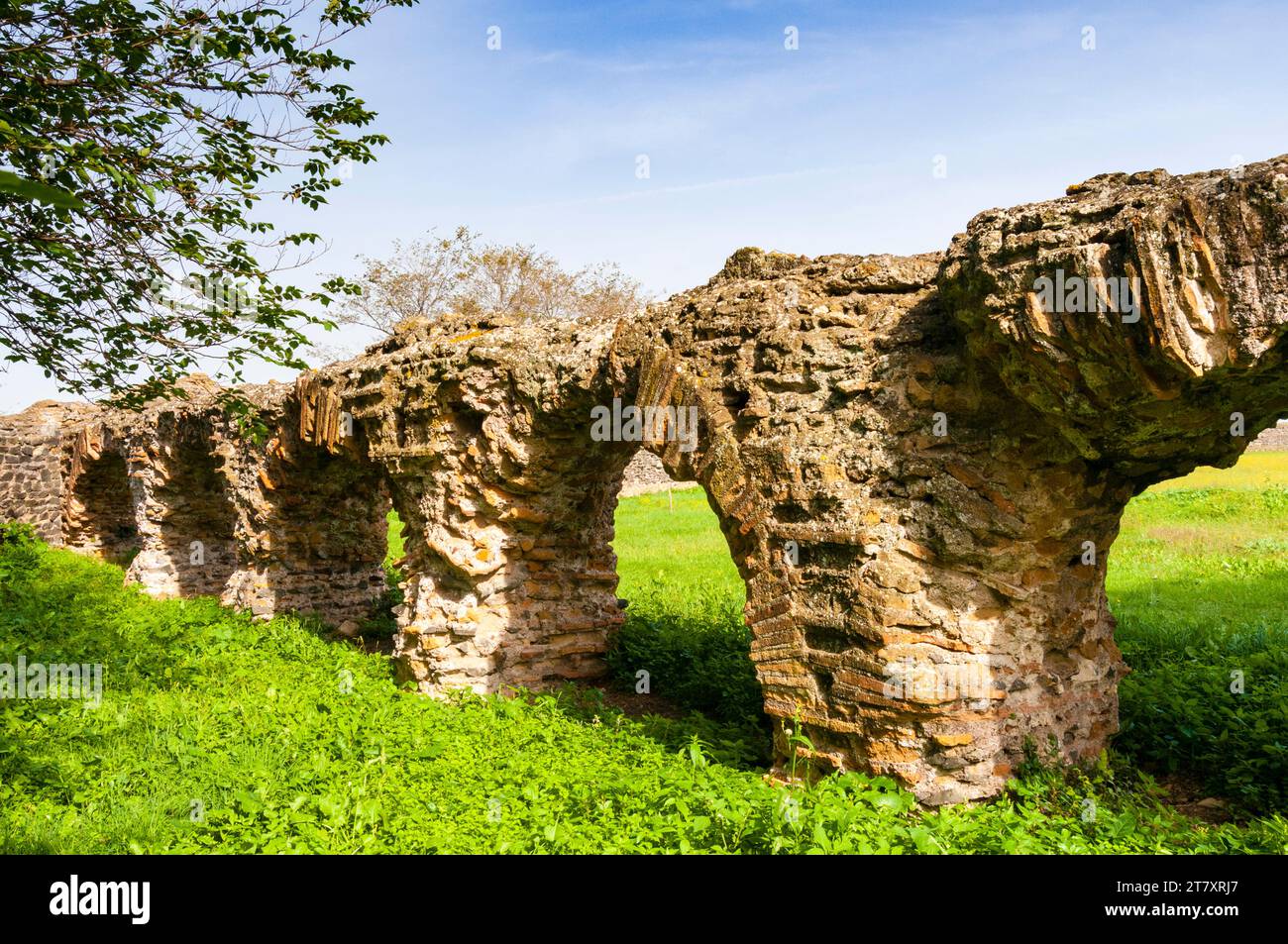 Rovine dell'acquedotto di grande ninfeo presso la Villa romana di Quintilii, via Appia, Roma, Lazio (Lazio), Italia, Europa Foto Stock