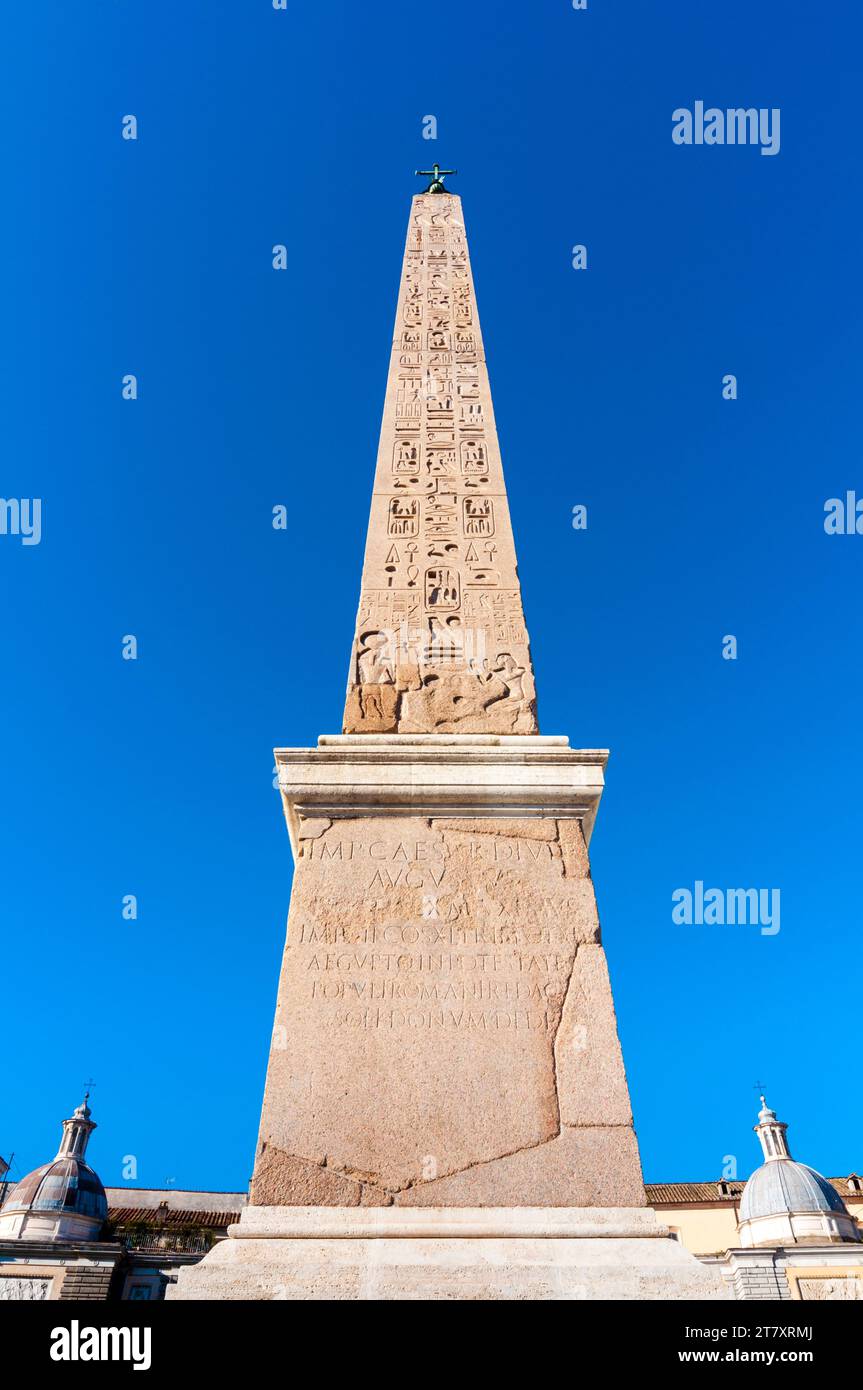 Obelisco egiziano di Ramses II (obelisco Flaminio), Piazza del popolo, patrimonio mondiale dell'UNESCO, Roma, Lazio, Italia, Europa Foto Stock