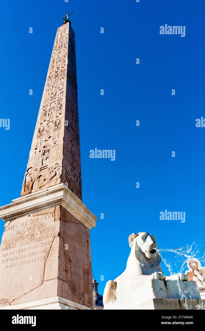Obelisco egiziano di Ramses II (obelisco Flaminio), Piazza del popolo, patrimonio mondiale dell'UNESCO, Roma, Lazio, Italia, Europa Foto Stock