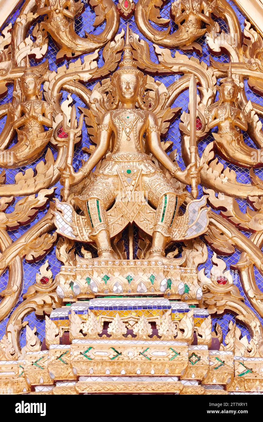 Dettagli tetto, Wat Phra Kaew (Tempio del Buddha di Smeraldo), Bangkok, Thailandia, Sud-Est asiatico, Asia Foto Stock