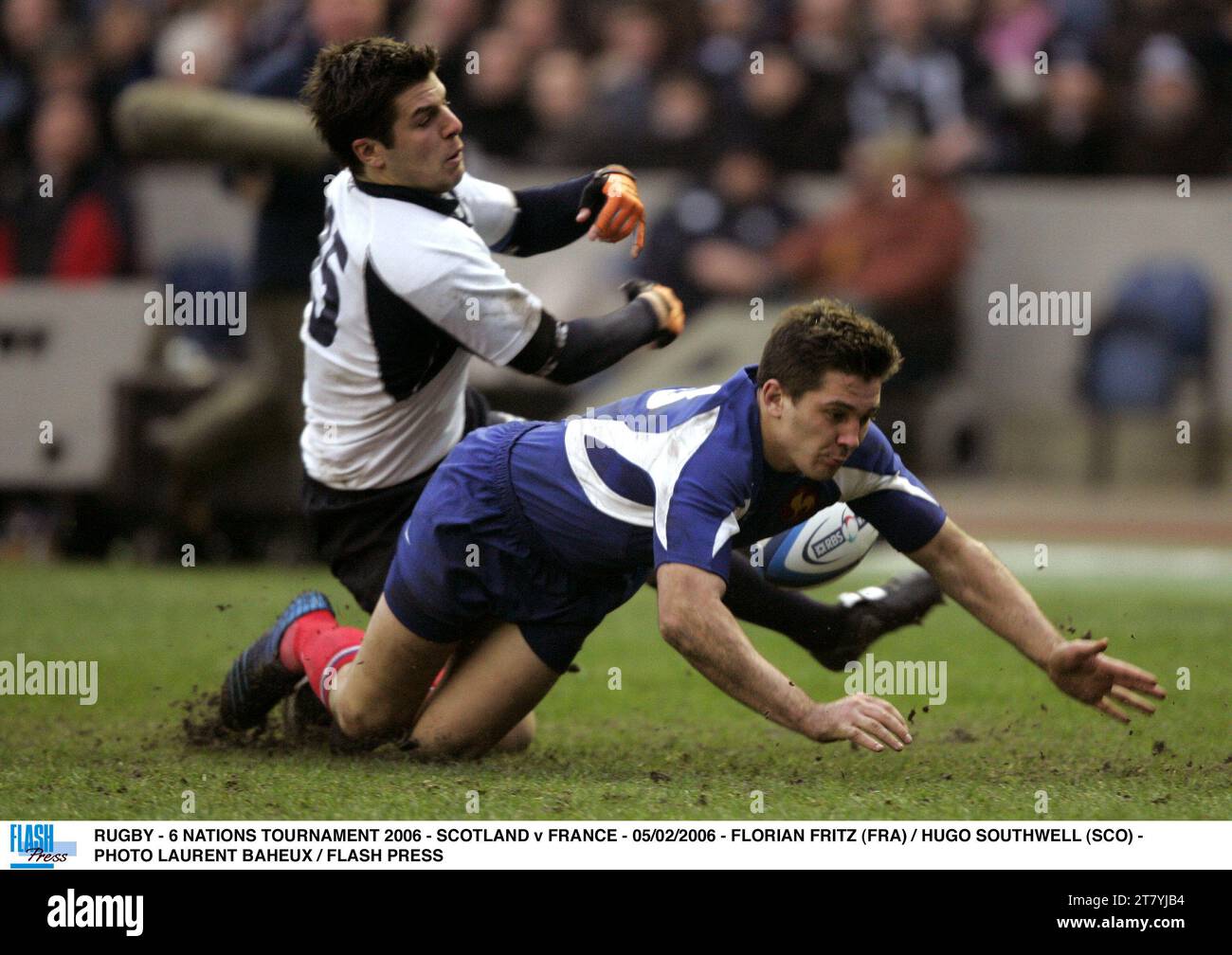 RUGBY - 6 NATIONS TOURNAMENT 2006 - SCOZIA / FRANCIA - 05/02/2006 - FLORIAN FRITZ (FRA) / HUGO SOUTHWELL (SCO) - FOTO LAURENT BAHEUX / FLASH PRESS Foto Stock