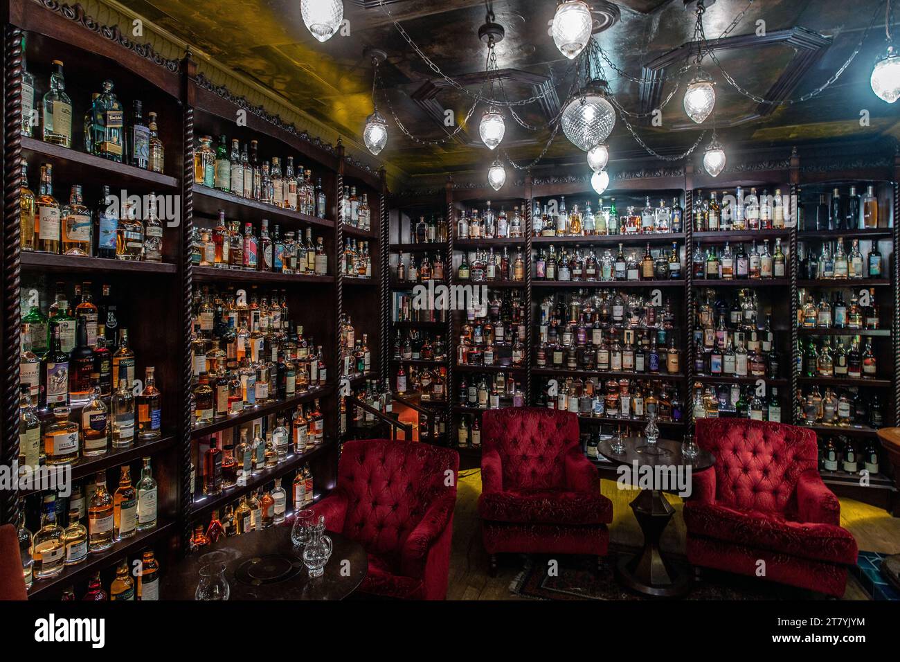 Bertie's Whisky Bar, Fife Arms, Braemar, Scozia. Foto Stock