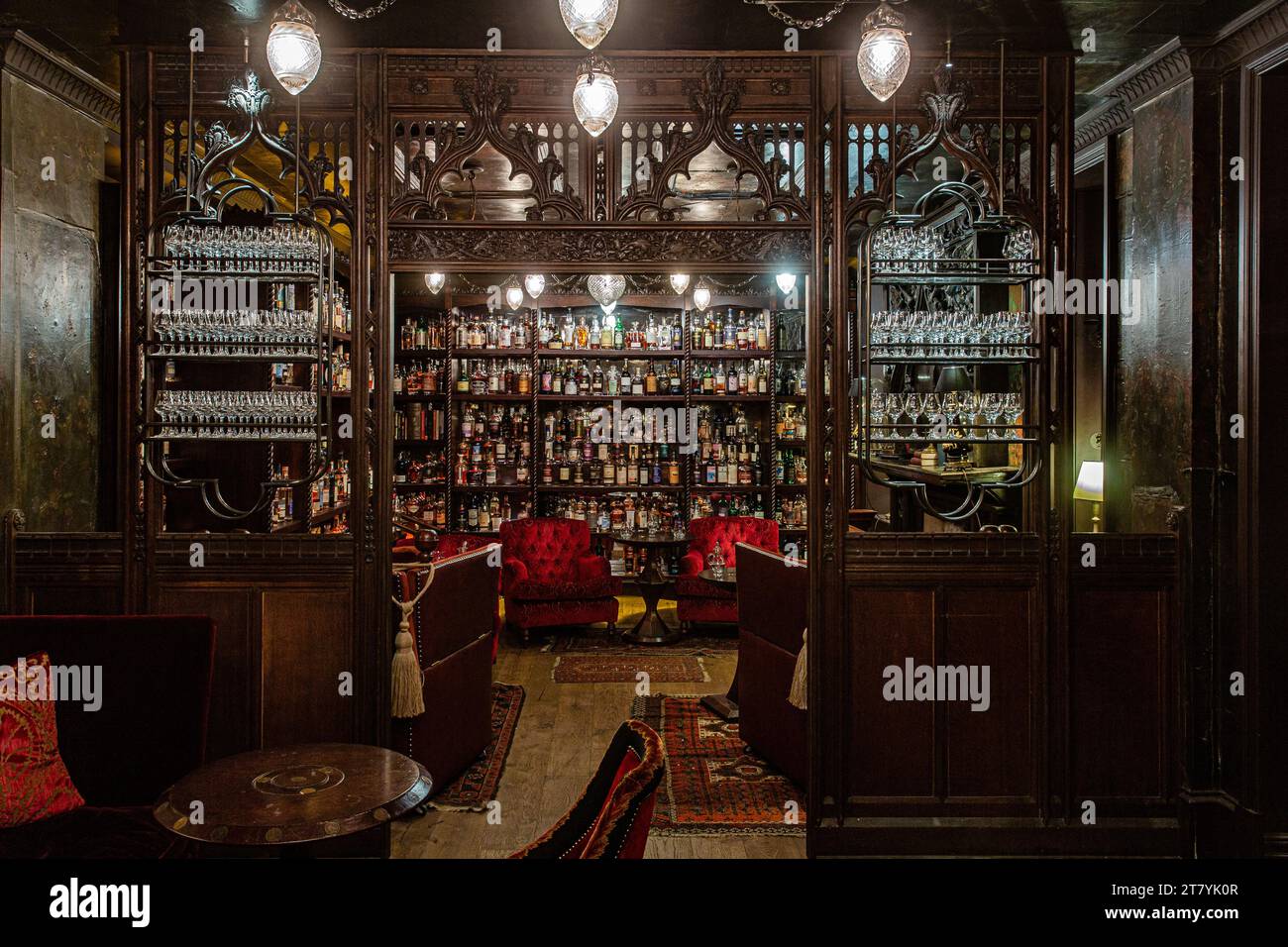 Bertie's Whisky Bar, Fife Arms, Braemar, Scozia. Foto Stock