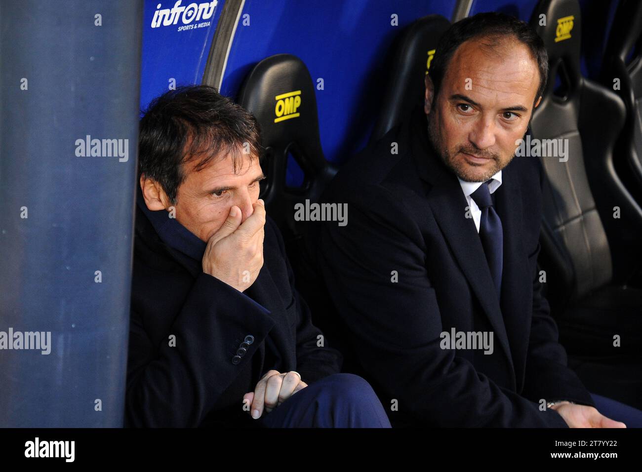 Gianfranco Zola allenatore del Cagliari calcio e dell'assistente Pierluigi Casiraghi durante il campionato italiano di serie A 2014/2015 tra UC Sampdoria e Cagliari calcio allo Stadio Luigi Ferraris il 7 marzo 2015 a Genova. Foto massimo Cebrelli/DPPI Foto Stock