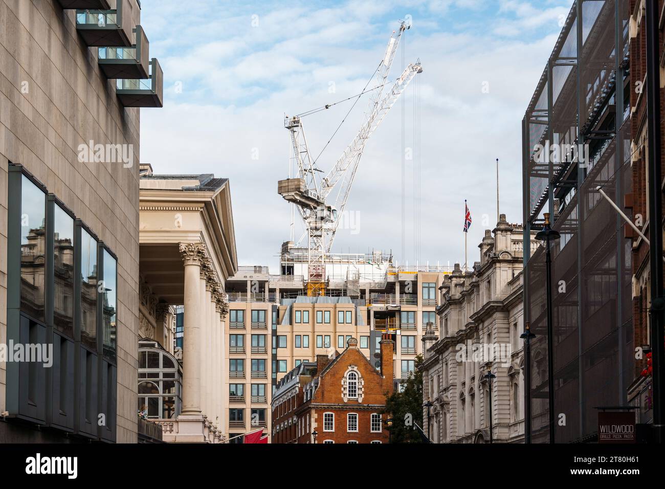 Londra, Regno Unito - 25 agosto 2023: Edificio in costruzione nell'area di Covent Garden nel West End di Londra Foto Stock