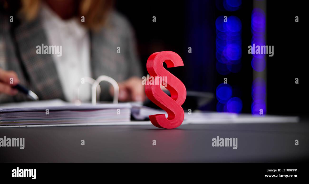 Red Calculator on Judicial Tax Sign: Paragrafo dell'avvocato Foto Stock