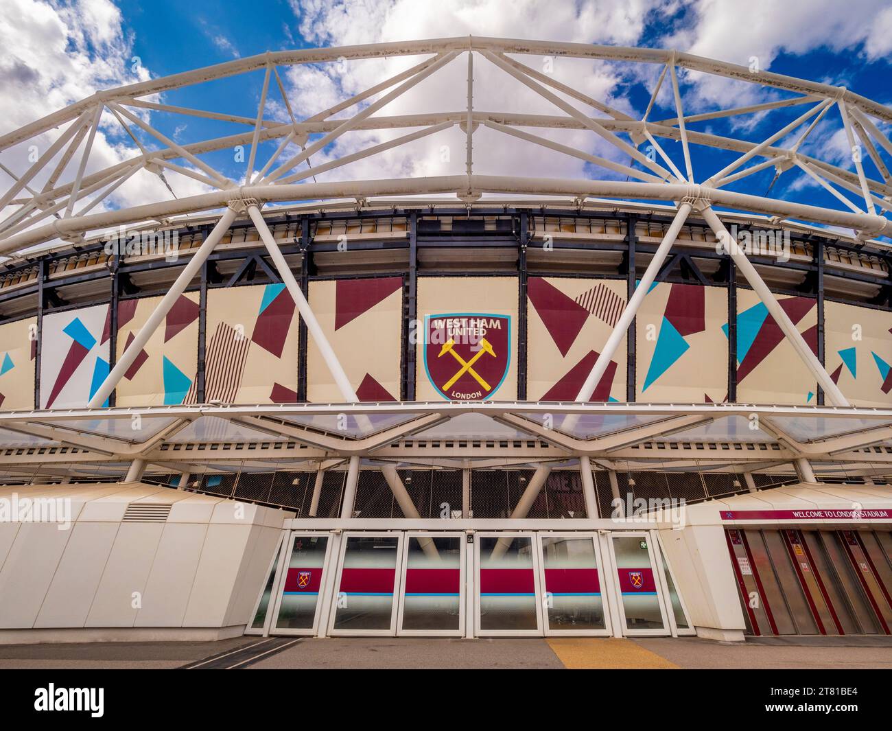 London Stadium, sede della squadra di calcio del West Ham United. Olympic Park, Stratford, Londra, Regno Unito. Foto Stock
