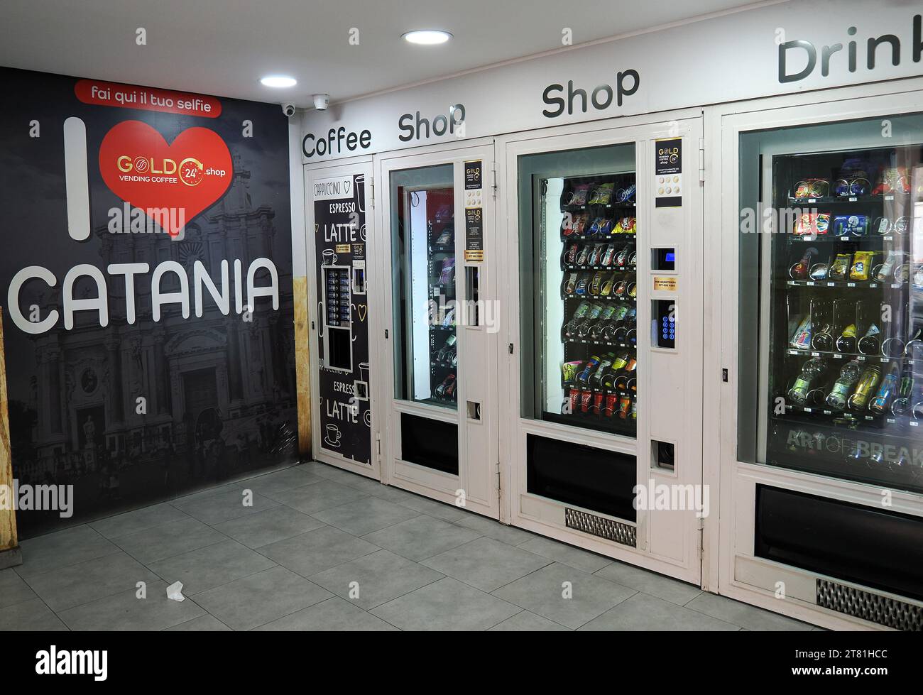 Distributori automatici di alimenti e bevande, Catania, Sicilia, Sicilia, Italia, Europa Foto Stock