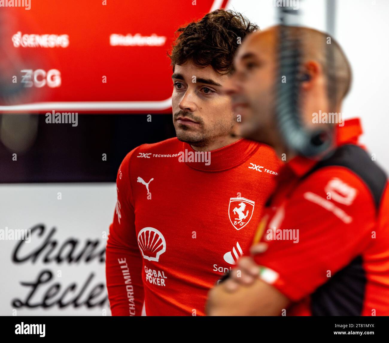 Las Vegas, Nevada - 17 novembre 2023: Charles Leclerc, pilota della scuderia n. 16 Ferrari F1, gareggia nel Gran Premio di Las Vegas d'argento Heineken sul Las Vegas Strip Circuit. Crediti: Nick Paruch / Alamy Live News Foto Stock