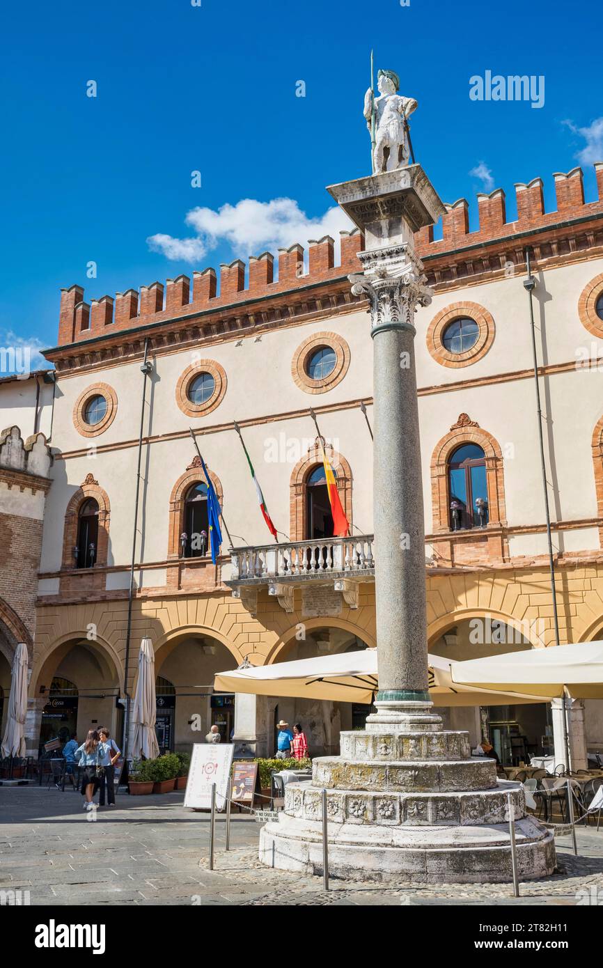 Colonna di San vitale, Piazza del popolo, Ravenna, Emilia-Romagna, Italia Foto Stock