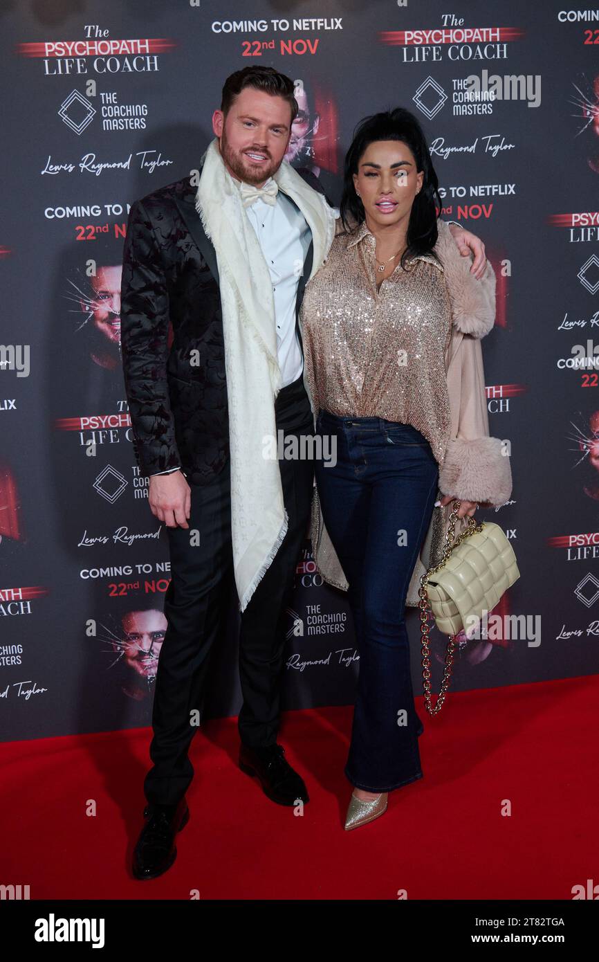 Londra, Regno Unito . 17 novembre 2023 . Lewis Raymond Taylor e Katie Price nella foto della prima del Red carpet di The Psycopath Life Coach di Netflix tenutasi al Curzon Mayfair. Crediti: Alan D West/Alamy Live News Foto Stock