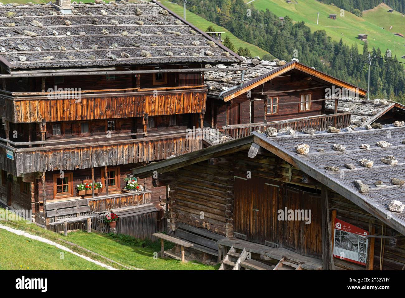 Patrimonio culturale e storico, edifici storici nella frazione Gemais, Valle Tuxer tal, Zillertaler Alpen, Tirolo, Austria Foto Stock