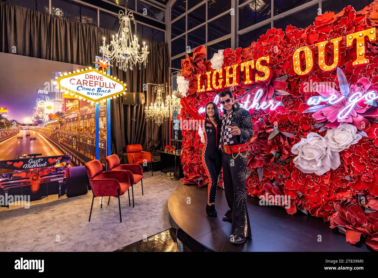 Las Vegas, Nevada - 17 novembre 2023: Race to the Altar è una cappella per matrimoni all'Heineken Silver Las Vegas Grand Prix presso il Las Vegas Strip Circuit. Crediti: Nick Paruch / Alamy Live News Foto Stock