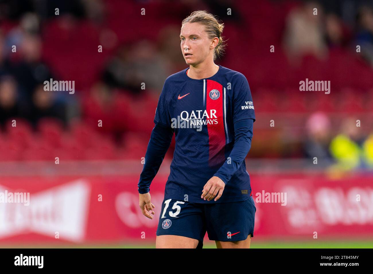 Amsterdam, Paesi Bassi. 15 novembre 2023. AMSTERDAM, PAESI BASSI - 15 NOVEMBRE: Clare Hunt di Parigi Saint-Germain guarda la partita del gruppo C - UEFA Women's Champions League 2023/24 tra AFC Ajax e Paris Saint-Germain alla Johan Cruijff Arena il 15 novembre 2023 ad Amsterdam, Paesi Bassi. (Foto di Joris Verwijst/Orange Pictures) credito: Orange Pics BV/Alamy Live News Foto Stock
