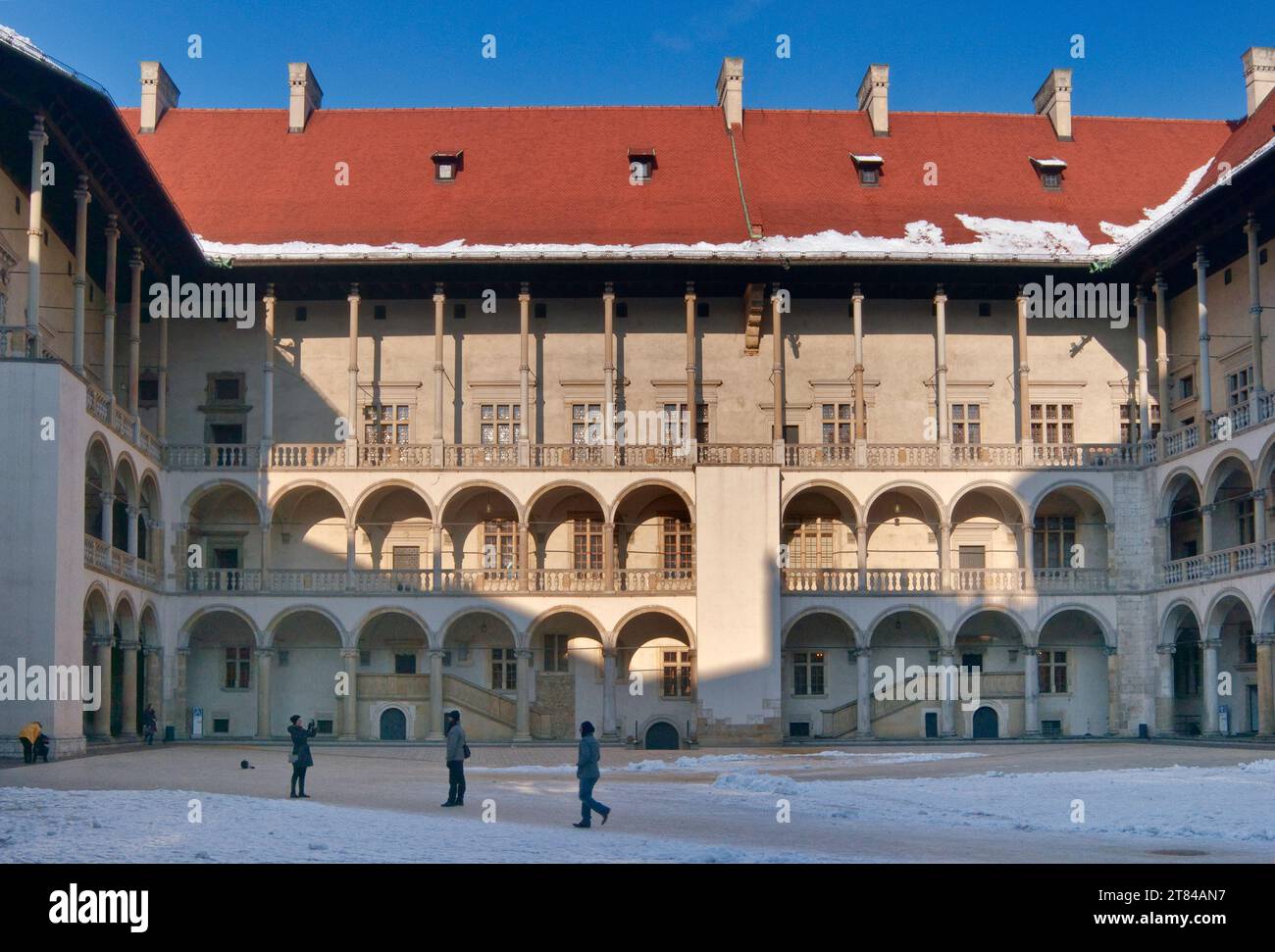 Cortile al Castello di Wawel in inverno, Cracovia, Polonia Foto Stock