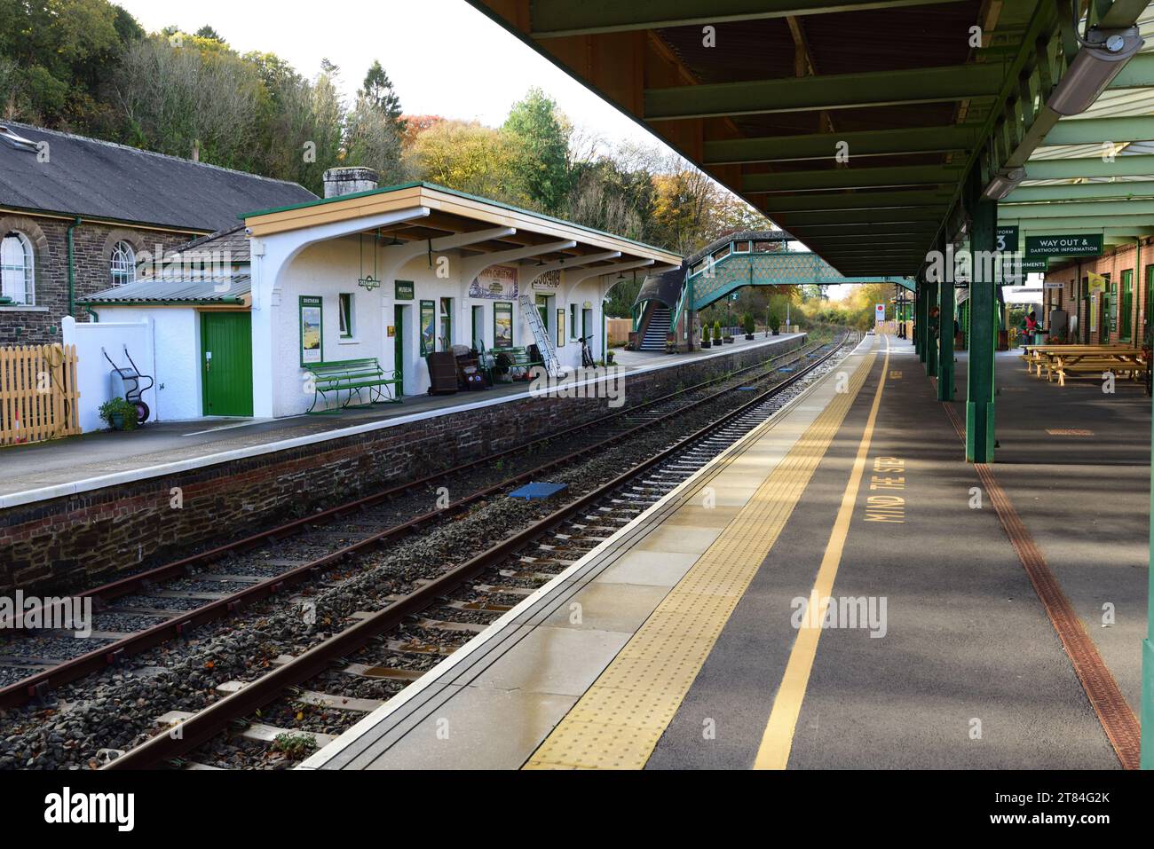 Stazione ferroviaria di Okehampton sulla Dartmoor Line nel Devon, riaperta nel 2021. Foto Stock
