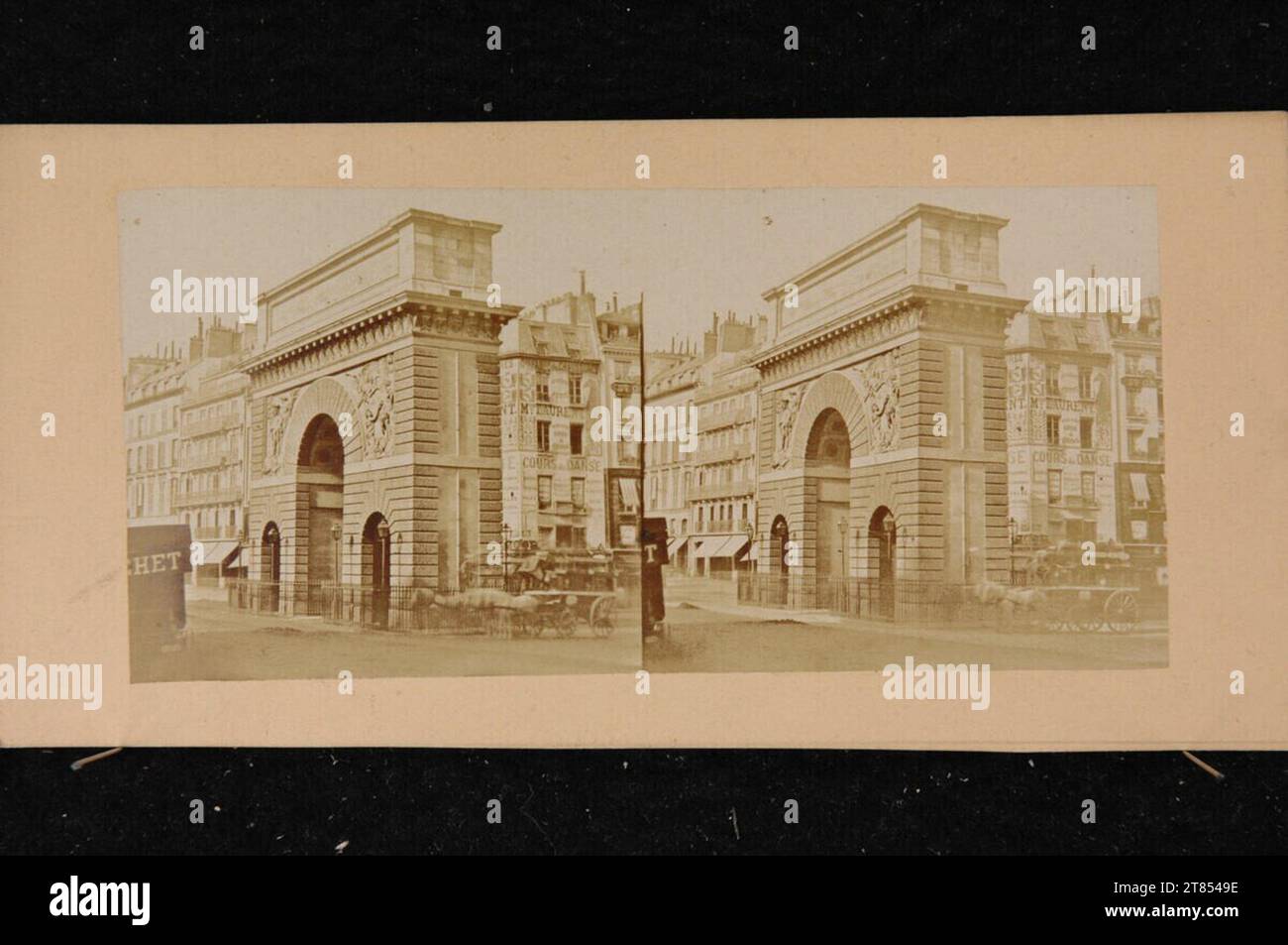 Anonimo la porte Saint-Martin nel decimo arrondissement di Parigi, all'incrocio tra Rue Saint-Martin, Rue du Faubourg Saint-Martin, Boulevard Saint-Martin e Boulevard Saint-Denis. Carta salata , sulla scatola / formato stereo intorno al 1860 Foto Stock