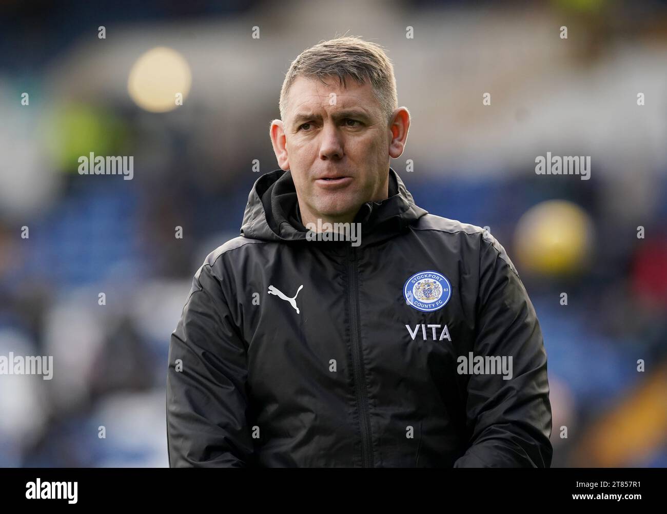 Dave Challinor, manager della contea di Stockport, prima della partita della Sky Bet League Two a Edgeley Park, Stockport. Data immagine: Sabato 18 novembre 2023. Foto Stock