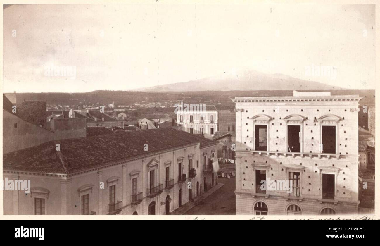 Hermann Wilhelm Vogel l'Etna, visto da Catania. Carta di albumina, sulla scatola 1870 , 1870 Foto Stock