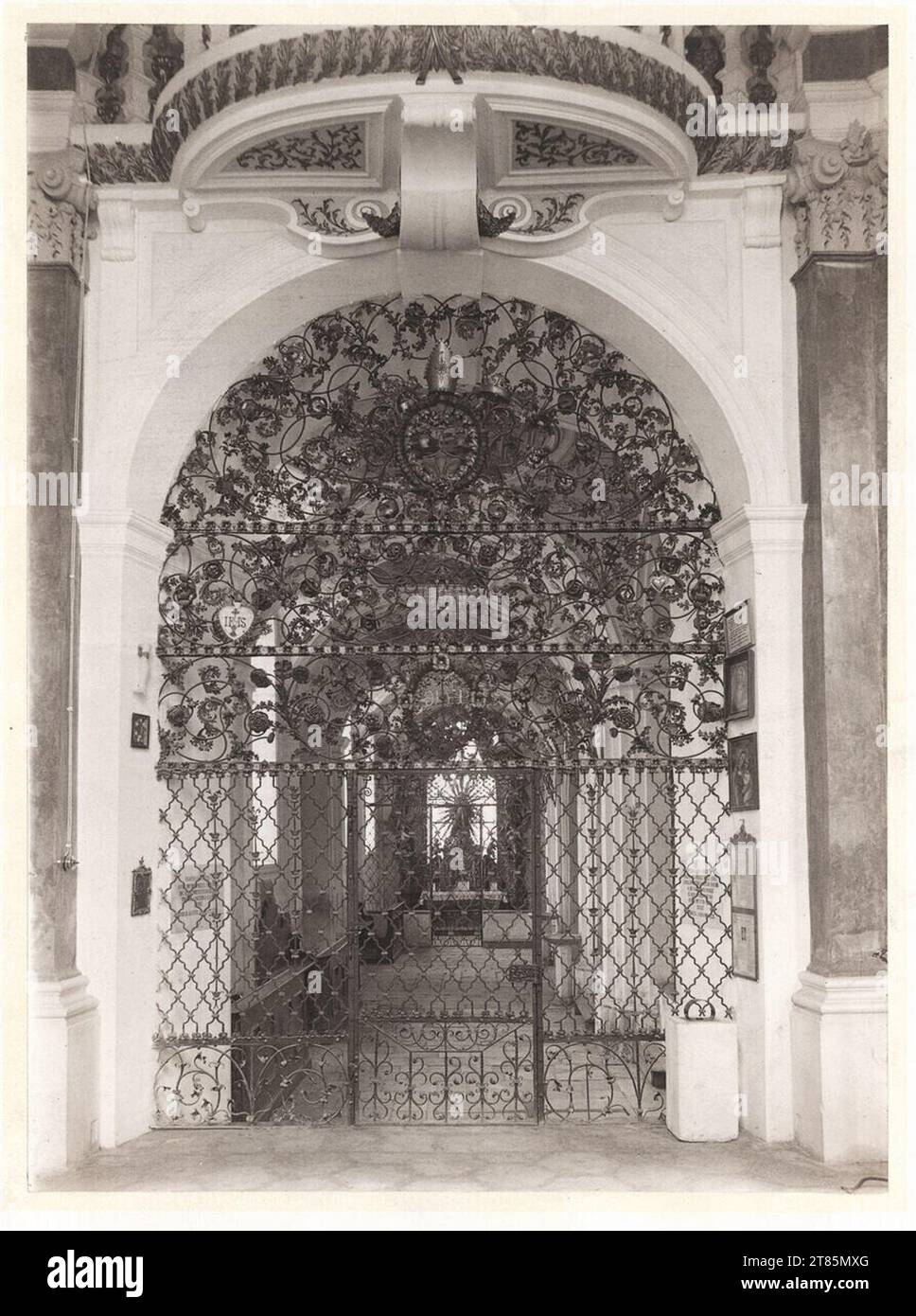 Albert Edler von Obermayer la griglia della Cappella del Sacro sangue nel monastero di Stams. Carta Mattalbumina con tonalità platino, sulla scatola 1906 , 1906 Foto Stock