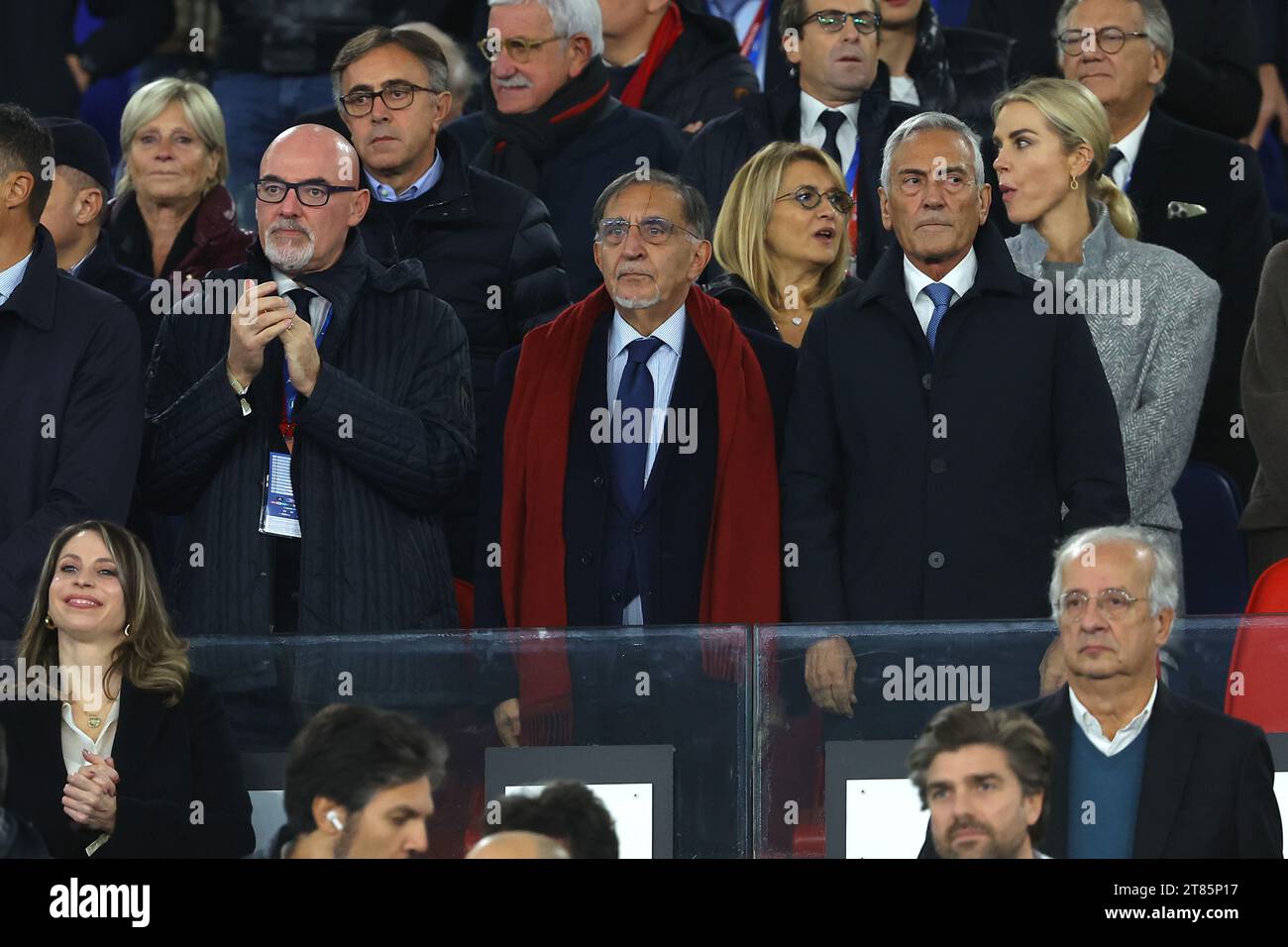 Roma, Italia 17.11.2023: Presidente del Senato Ignazio la Russa, Ministro dello Sport Andrea Abodi, Presidente della FIGC Gravina, Presidente del coni Malagò in piedi Foto Stock