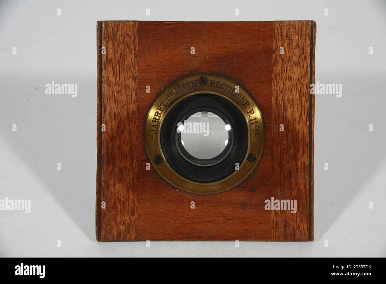 F. Jarret Objectif Rectlinge, serie 1, f:/ 11 cm 1: 5,5, con miscele di iride (divisioni 8, 11, 16, 22, 32, 44, 64). Vetro, montatura ottone, lenti in legno standard 1900 , 1900 Foto Stock