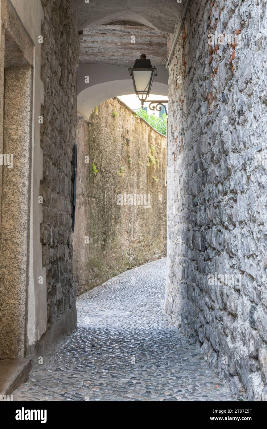 Bellagio Italia piccola strada laterale salita Plinio in una giornata di sole Foto Stock