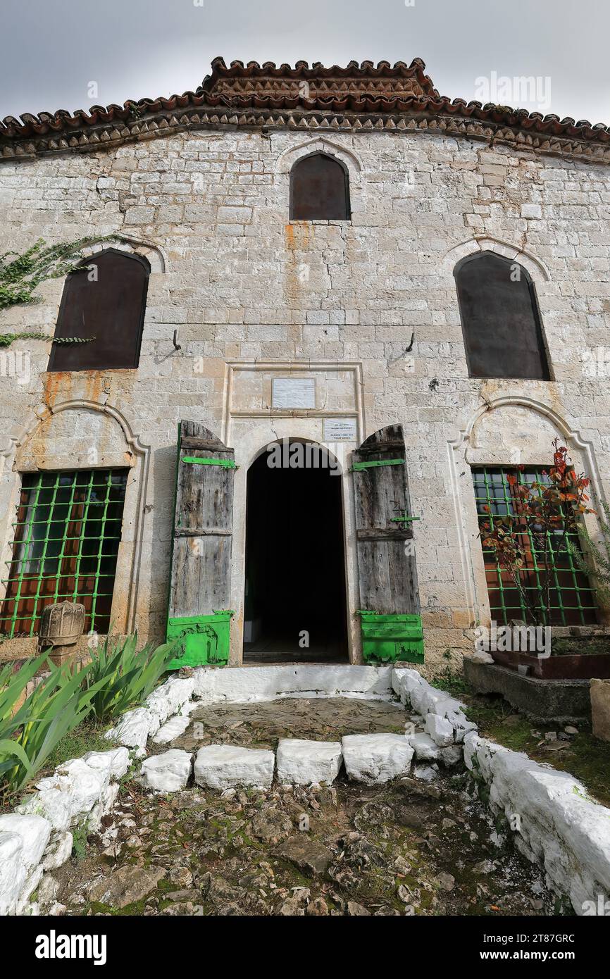 049 il Dollma Tekke o Hajji Mustafa Baba Tekke, santuario sufi costruito nel 1780 appartenente all'ordine islamico di Beqtashi. Kruje-Albania. Foto Stock