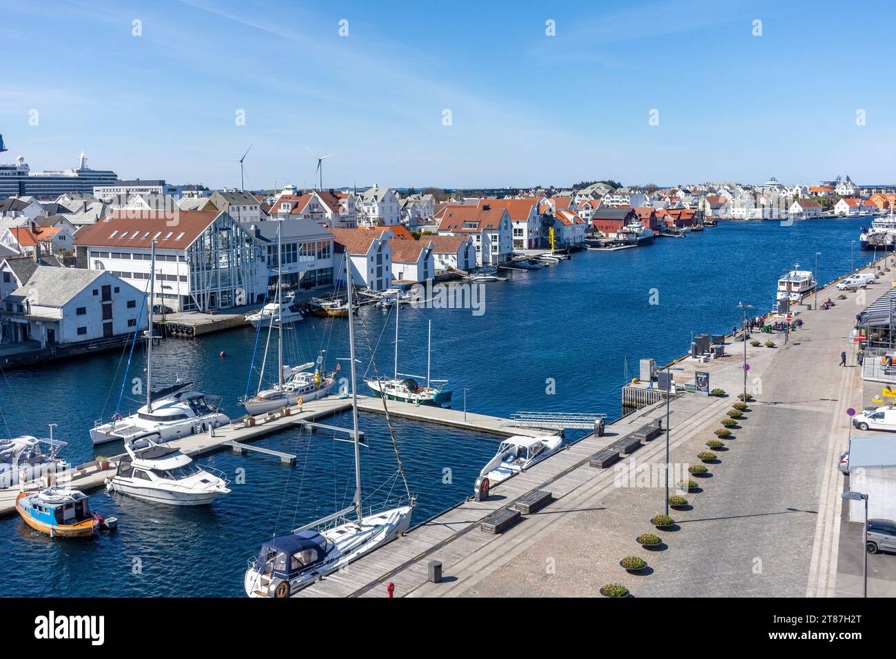 Lungomare di Smedasundet da Risøy Broen Bridge, Haugesund, Rogaland County, Norvegia Foto Stock