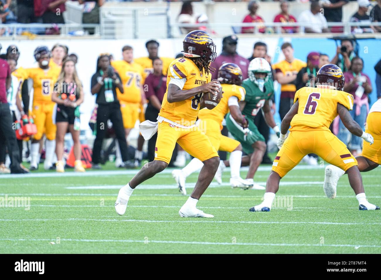 Orlando, Florida, USA, 18 novembre 2023, Florida A&M affronta Bethune-Cookman durante i Florida Classics al Camping World Stadium. (Foto Credit: Marty Jean-Louis/Alamy Live News Foto Stock