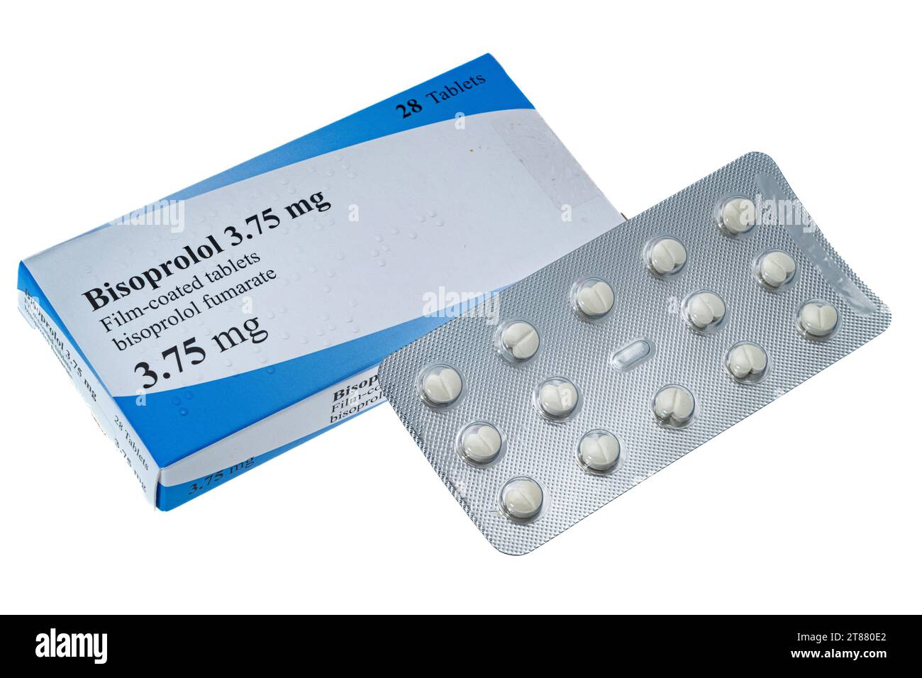 Londra, Regno Unito - 27 ottobre 2023 ; Una scatola generica di bisoprolol e una confezione blister di pillole, usata come beta-bloccante per i pazienti con cuore Foto Stock