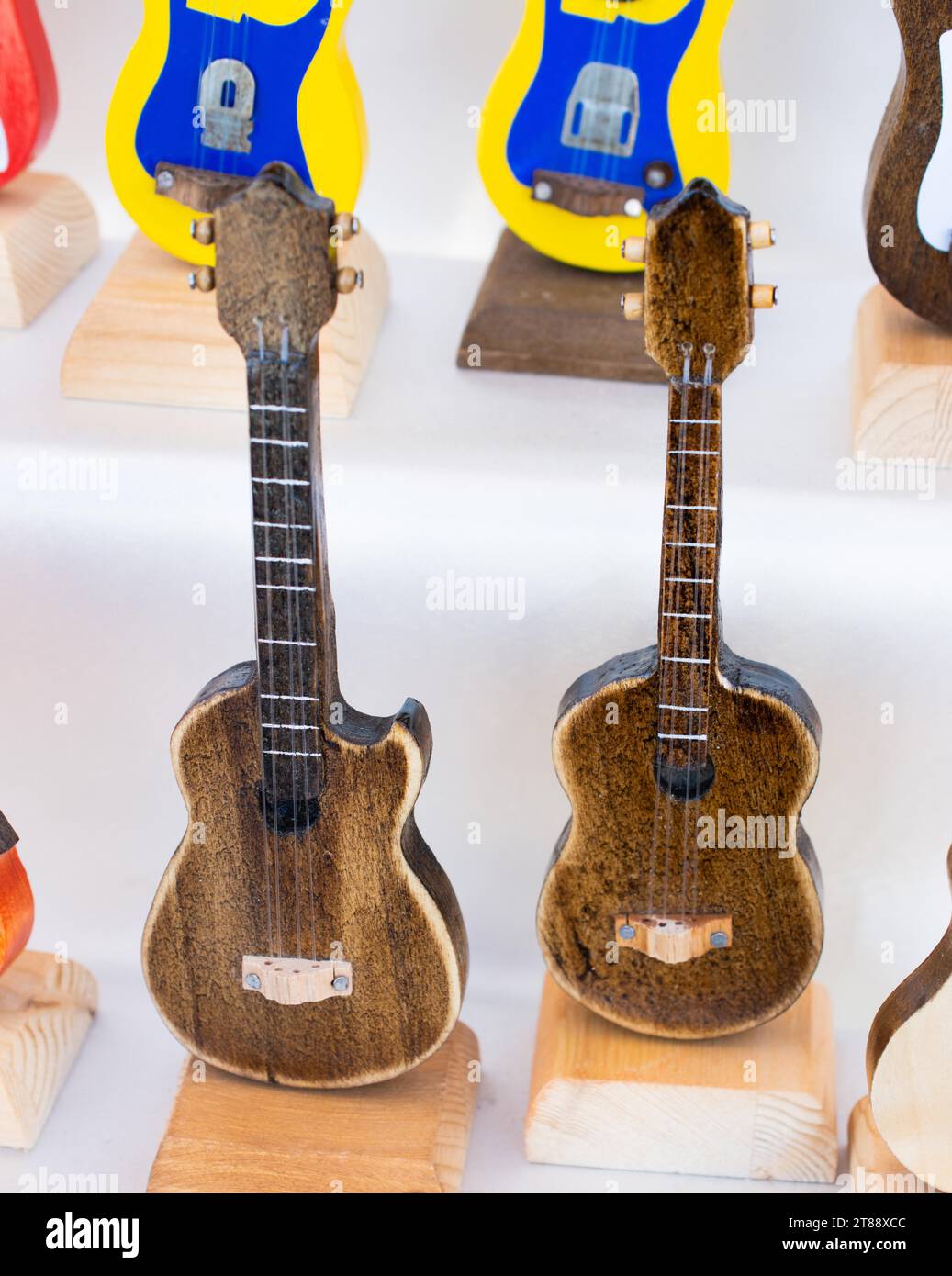 Corde classico strumento musicale guitar in vista Foto Stock